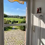 Reetdachhaus In Seenaehe, Ruhige Lage, Kamin & Terrasse