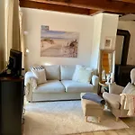 Reetdachhaus In Seenaehe, Ruhige Lage, Kamin & Terrasse * Seedorf