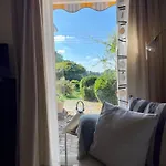 Reetdachhaus In Seenaehe, Ruhige Lage, Kamin & Terrasse Dom wakacyjny