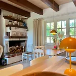 Reetdachhaus In Seenaehe, Ruhige Lage, Kamin & Terrasse Nyaraló