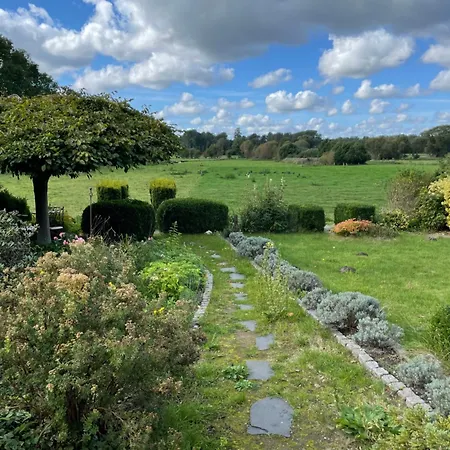 Reetdachhaus In Seenaehe, Ruhige Lage, Kamin & Terrasse * Seedorf (Segeberg)