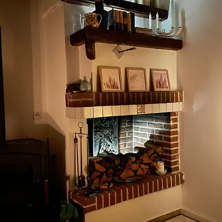 Reetdachhaus In Seenaehe, Ruhige Lage, Kamin & Terrasse