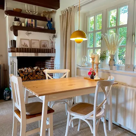 Feriehus Reetdachhaus In Seenaehe, Ruhige Lage, Kamin & Terrasse *