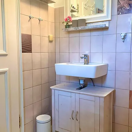 Tatil Evi Reetdachhaus In Seenaehe, Ruhige Lage, Kamin & Terrasse *