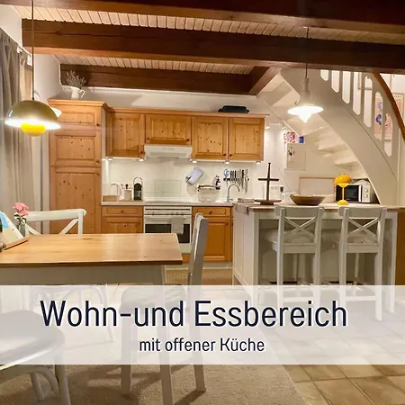 Reetdachhaus In Seenaehe, Ruhige Lage, Kamin & Terrasse Сasa de vacaciones