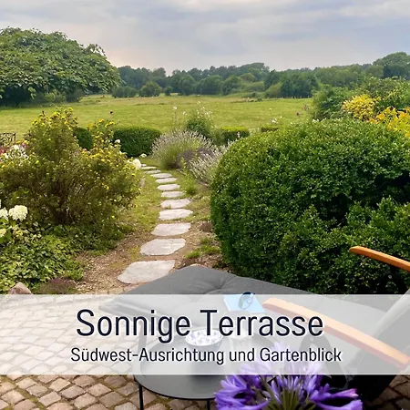 Reetdachhaus In Seenaehe, Ruhige Lage, Kamin & Terrasse * Seedorf (Segeberg)
